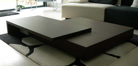 Table basse en chêne teinté avec plateau amovible