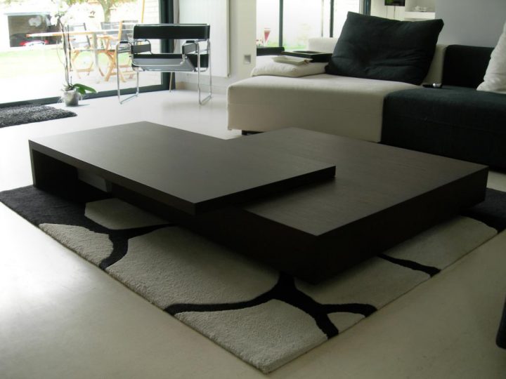 LOUNGE TABLE